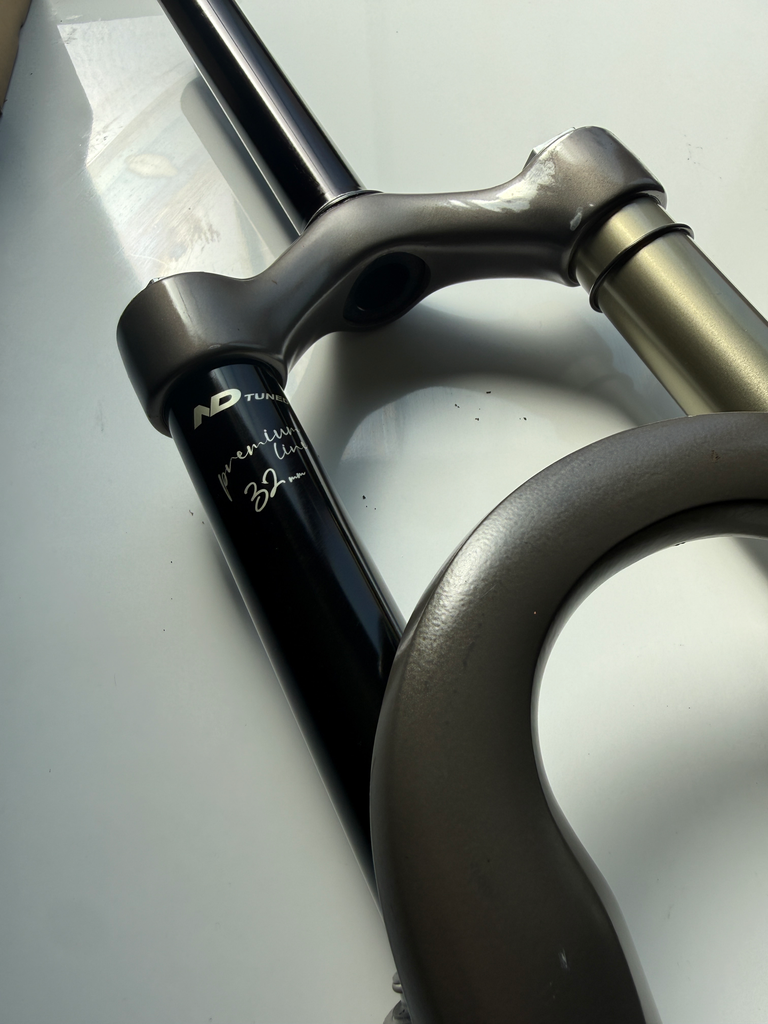 [FFE09] Remplacement plongeurs fourche VTT | Réparation suspension